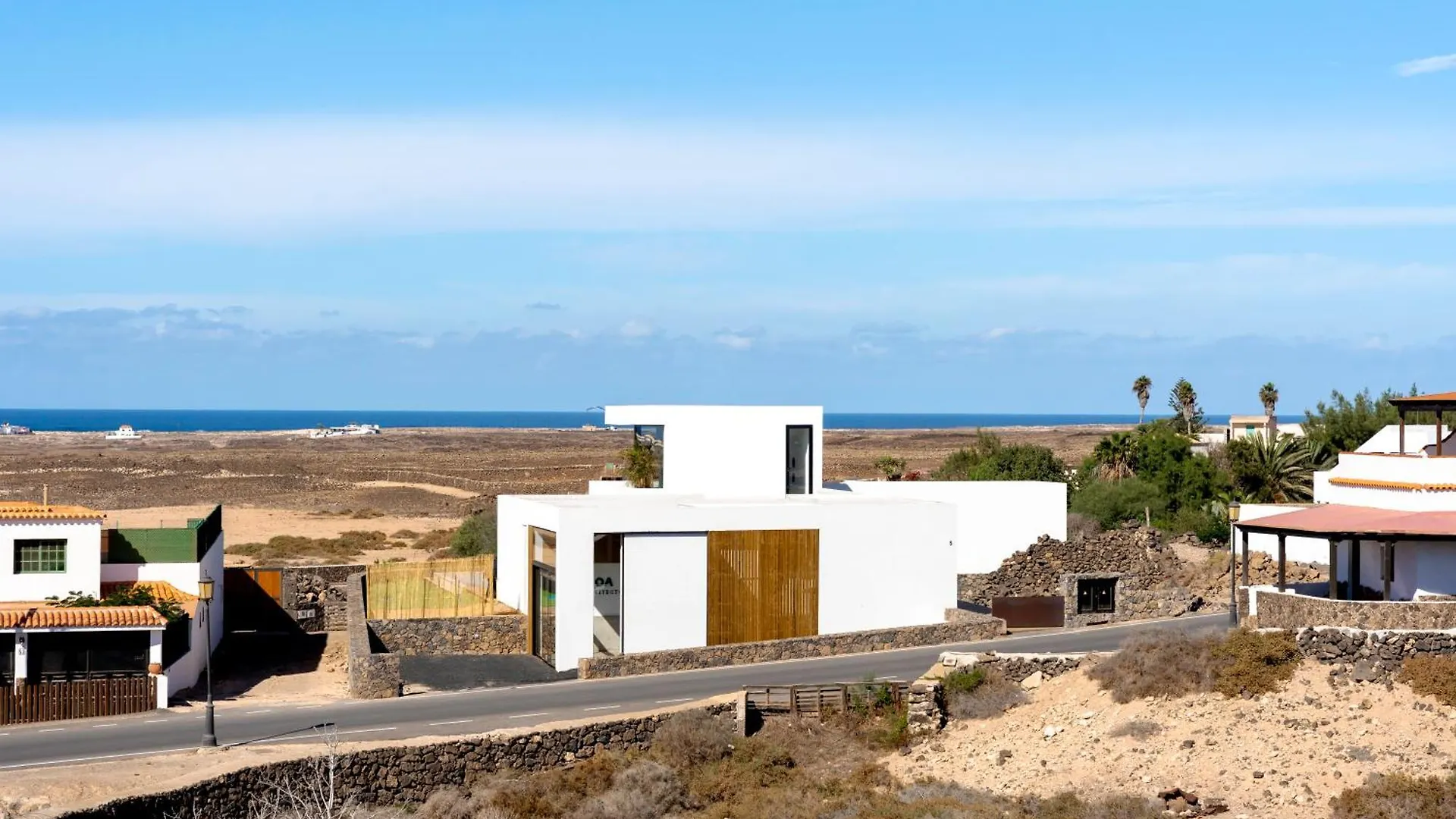 Salty Villa By Aura Collection Roque