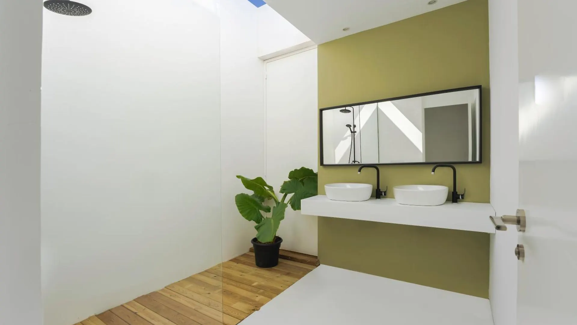 Salty Villa By Aura Collection Roque