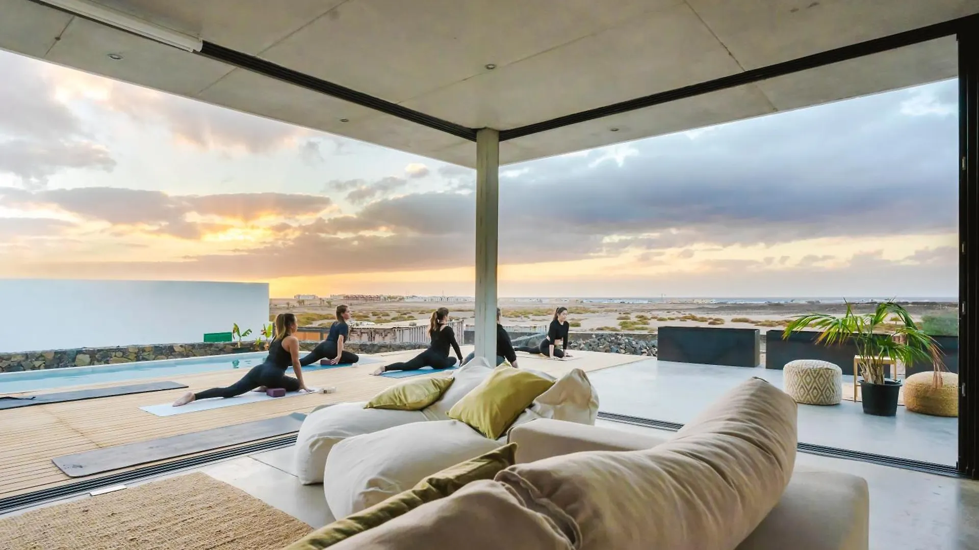 Salty Villa By Aura Collection Roque