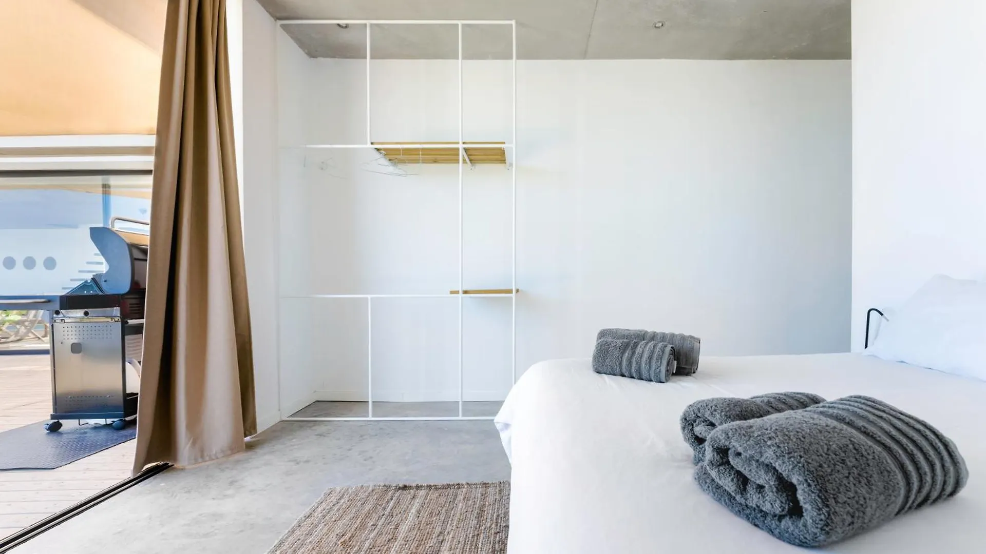 Salty Villa By Aura Collection Roque